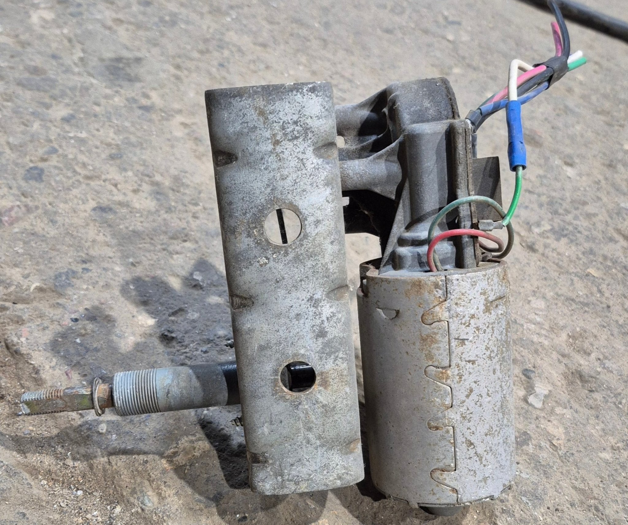 Used Wiper Motor for 1992 Thor Pinnacle 320Q - Young Farts RV Parts