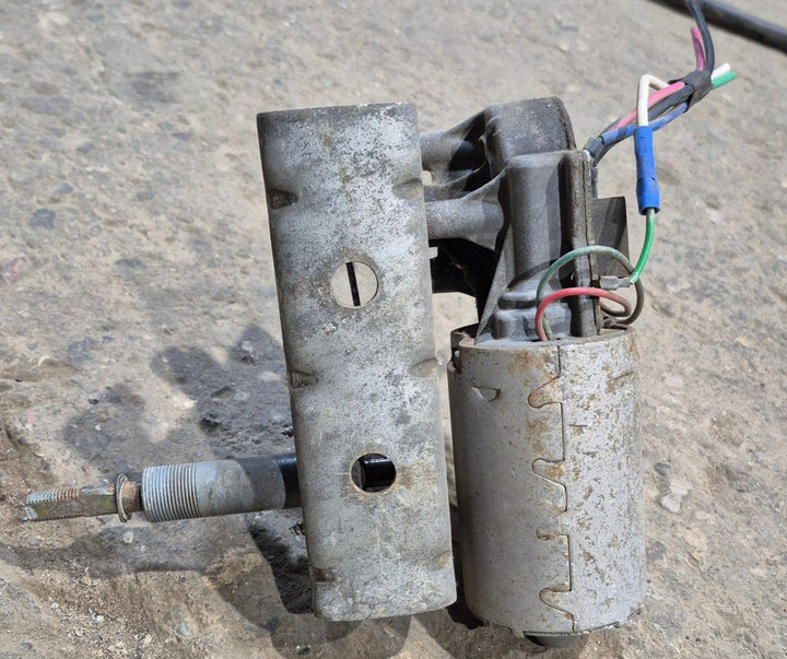 Used Wiper Motor for 1992 Thor Pinnacle 320Q - Young Farts RV Parts