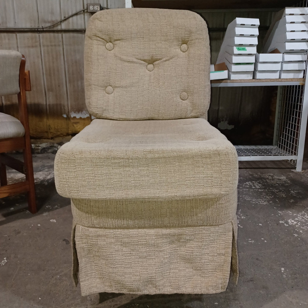 Used Young Farts RV Parts RV Chair - 19″ X 25″ X 37.5″ - Young Farts RV Parts