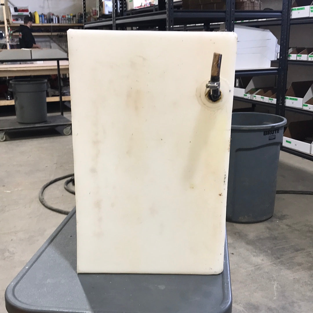 Used Fresh Water Tank  17” L x 16” W x 10” H - Young Farts RV Parts