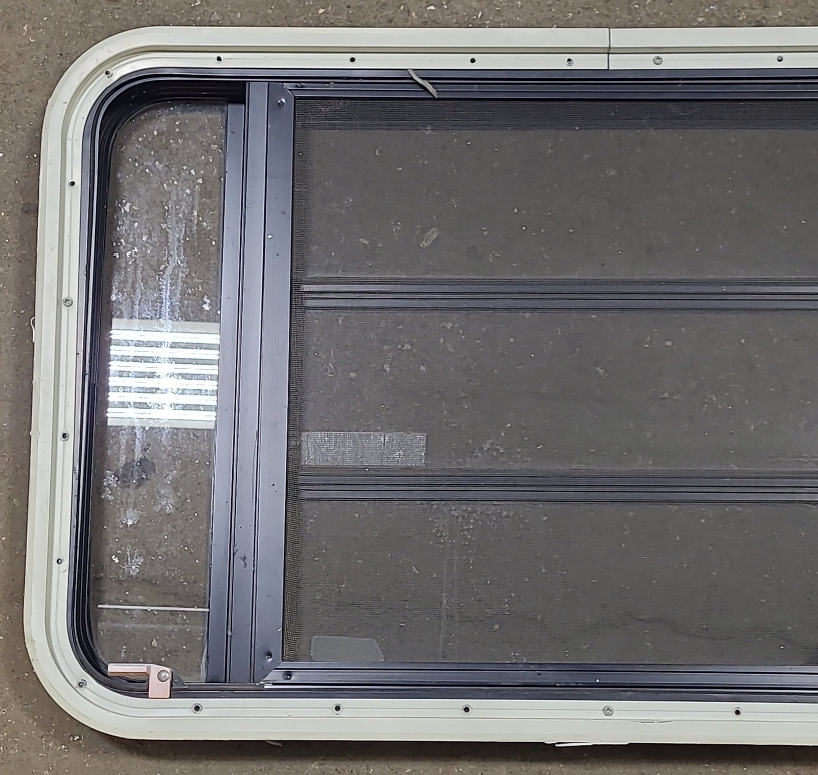 Black Radius Emergency Opening Window : 35