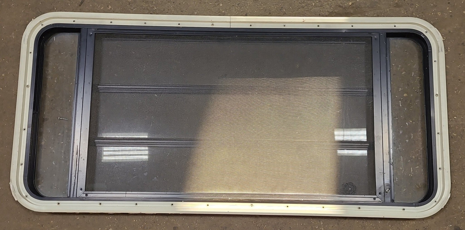 Black Radius Opening Window : 47 1/4