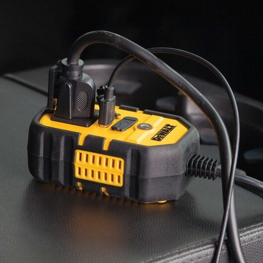Dewalt DXAEPI140CA 140W Power Inverter Young Farts RV Parts