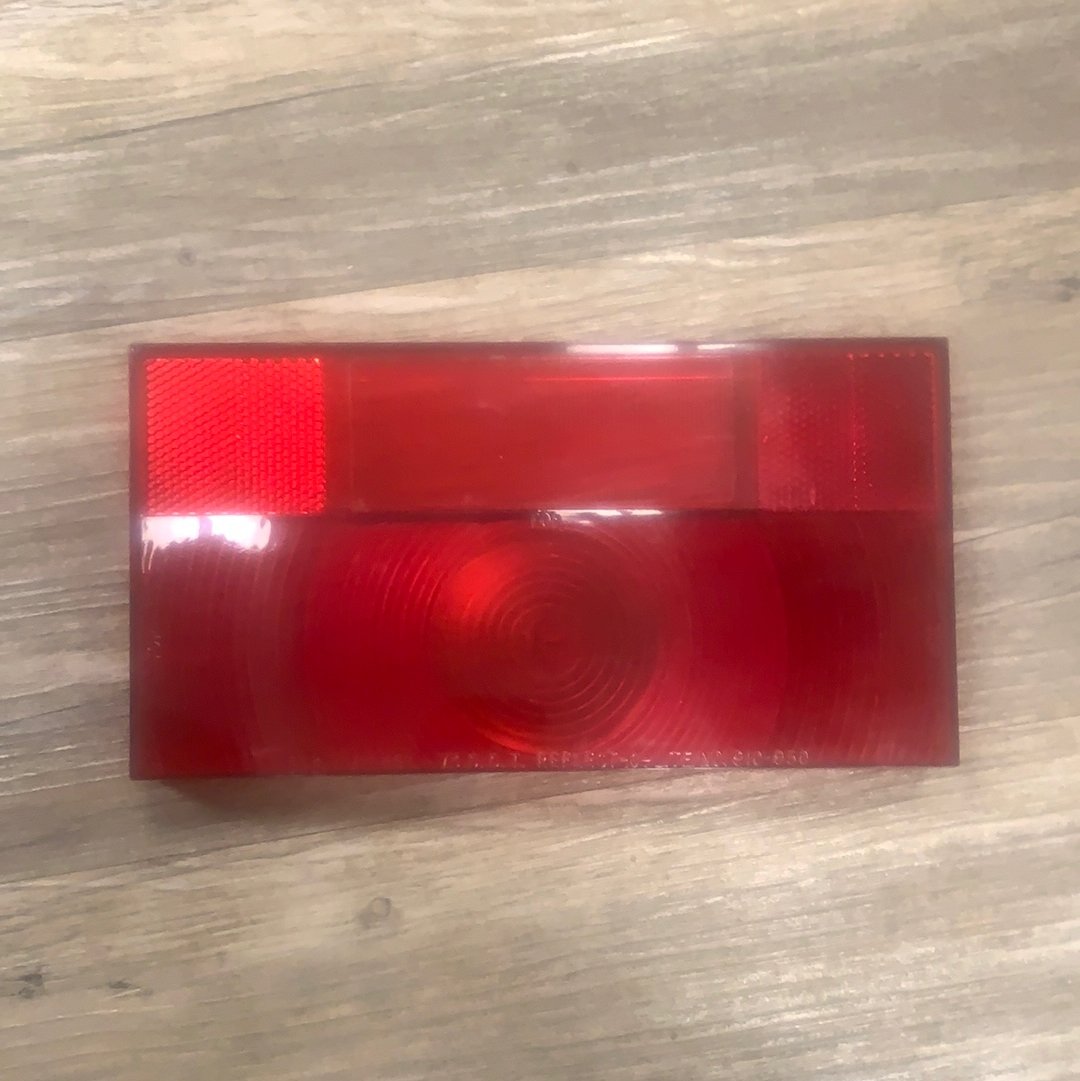 Buy Rectangle lens tail light SAR-AILRST-73 - 910-950 Bargman Online -  Young Farts RV Parts