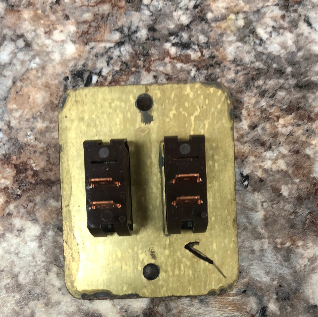 Used 12v RV Double Light Switch - Young Farts RV Parts