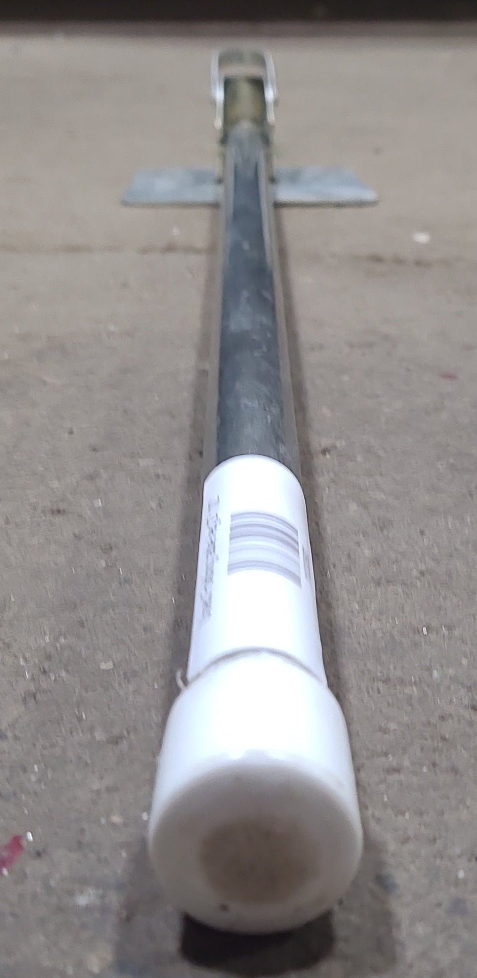 Used Adjustable table leg 27 1/2