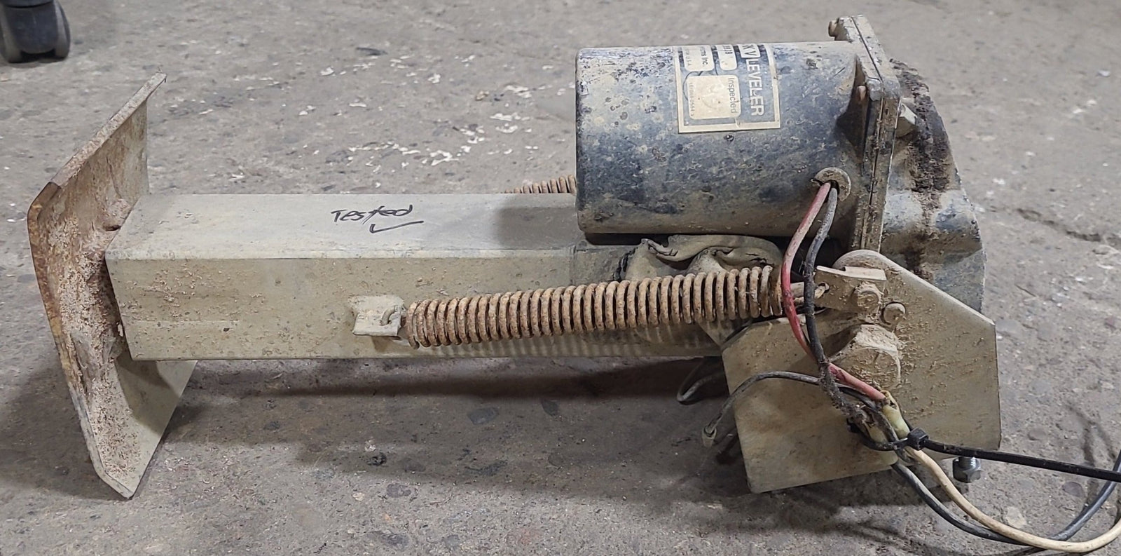Used A&E Hydraulic levelling Jack Leg - MARK V - Young Farts RV Parts