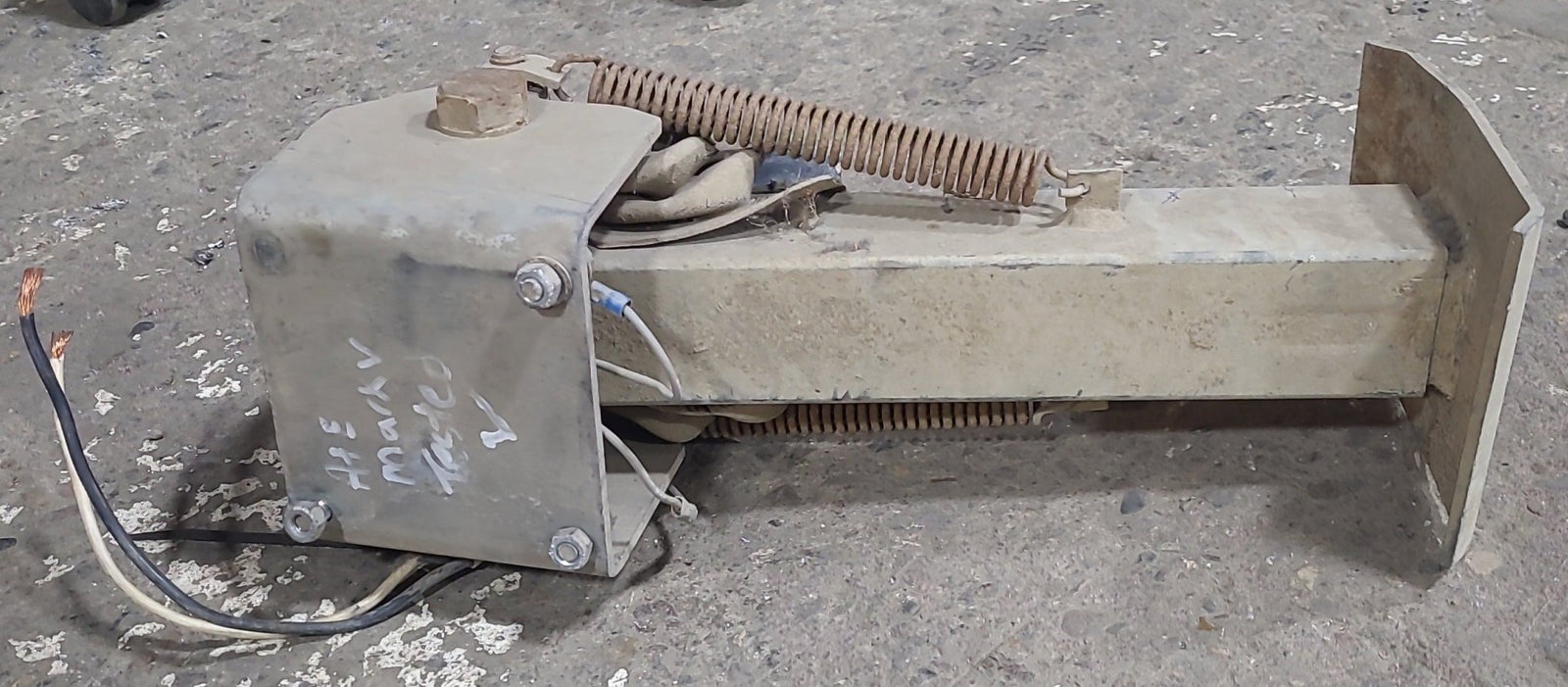 Used A&E Hydraulic levelling Jack Leg - MARK V - Young Farts RV Parts