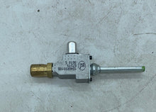 Load image into Gallery viewer, Used Atwood Wedgewood Rear Burners Valve 6500 BTU 57239|57219 - Young Farts RV Parts