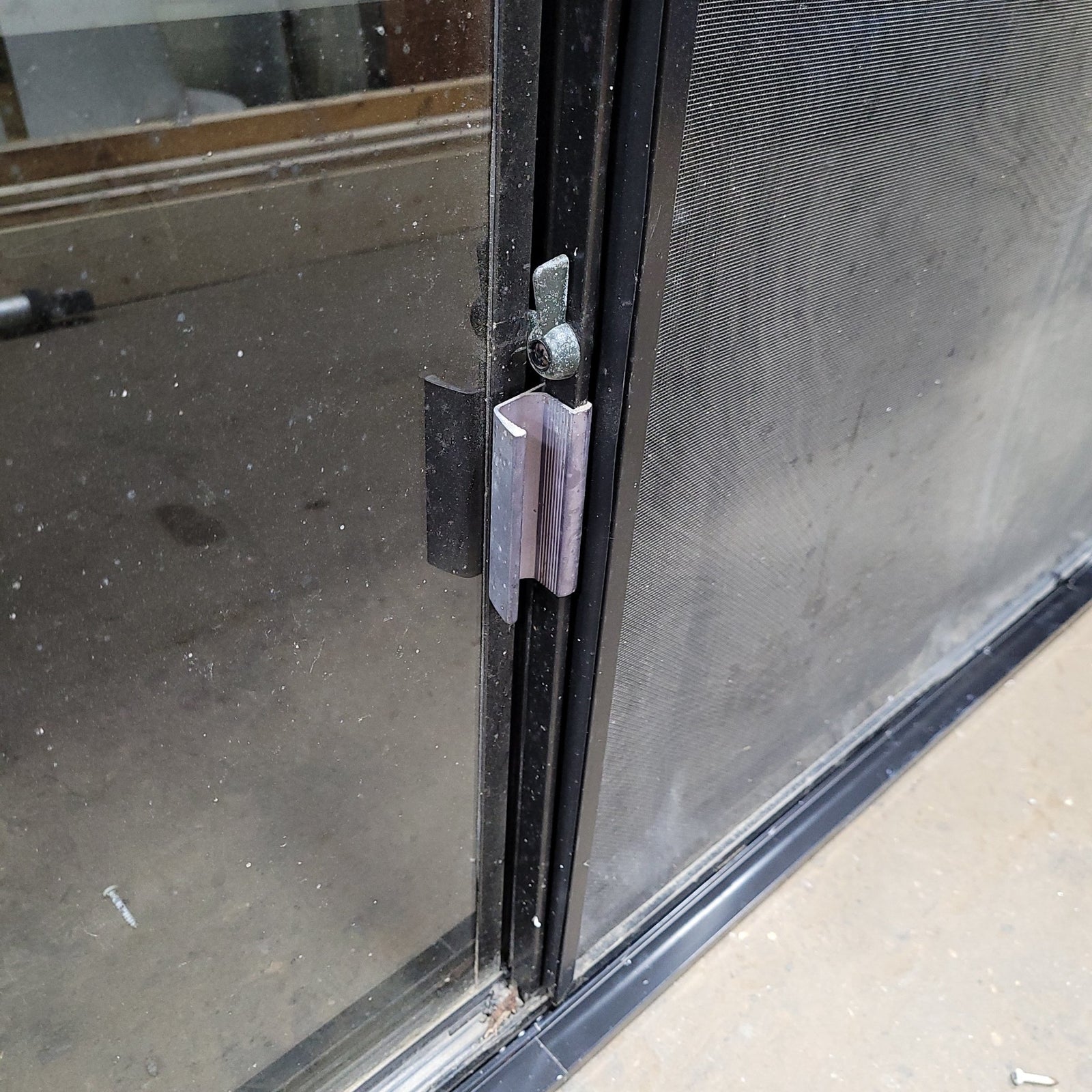 Used Black Radius Opening Window : 30