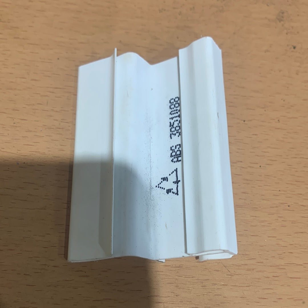 Used Dometic 3851088017 SVC Thermistor Holder - Young Farts RV Parts