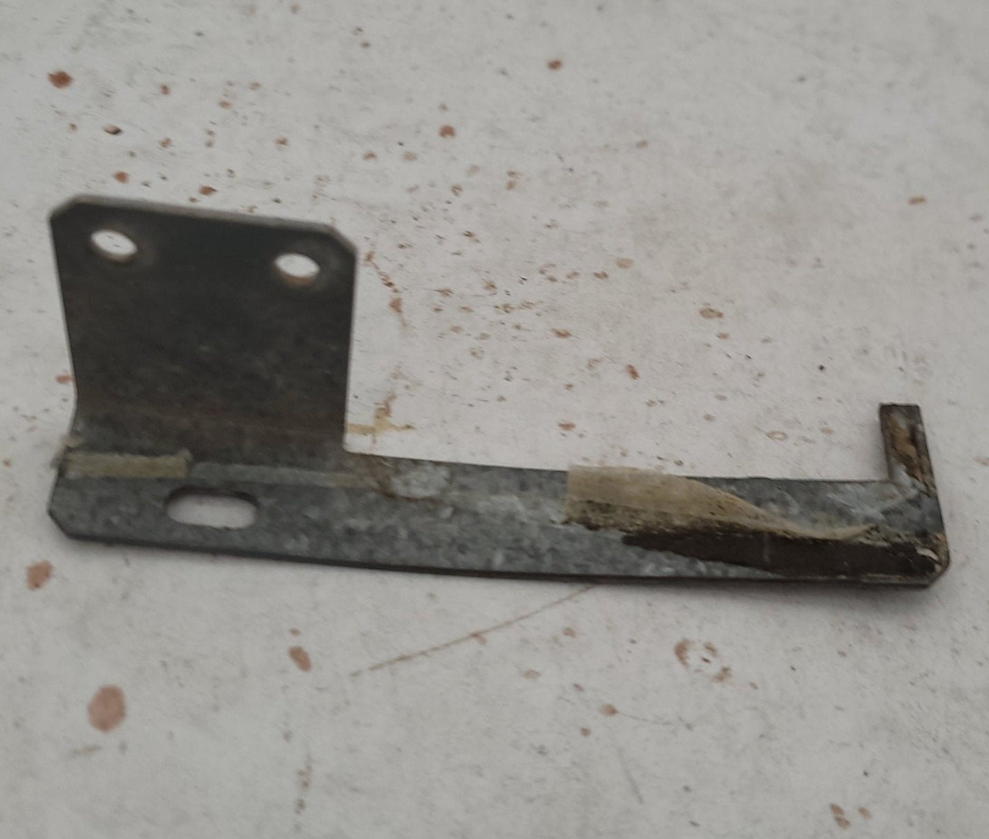 USED Dometic Fridge Door Mounting Plate RH 2931459024 - Young Farts RV Parts