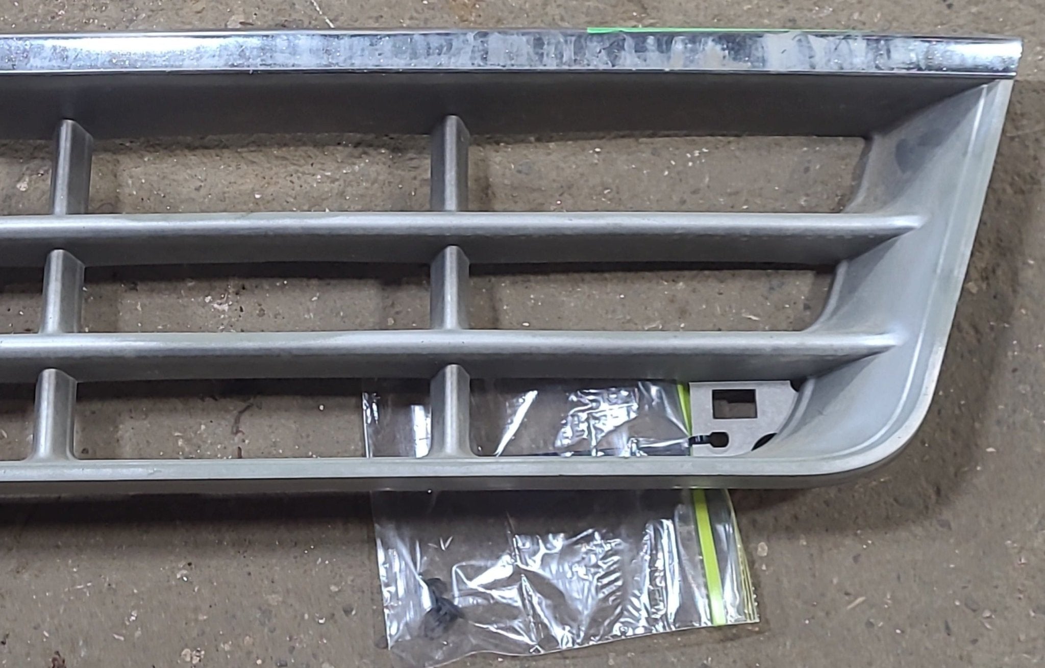 Used Front Grill for 1992 Ford Travelaire Motorhome - Young Farts RV Parts