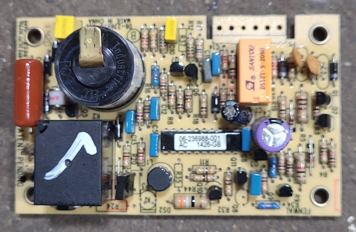 Used Ignitor Board Fenwal 06-236879-002 (Suburban 233012) - Young Farts RV Parts