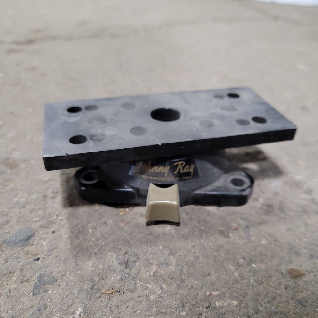 Used JR-500 Swivel Mount - Young Farts RV Parts