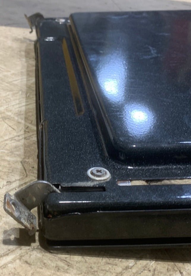 Used Magic Chef Oven Door (BLACK FACEPLATE) 19 1/4