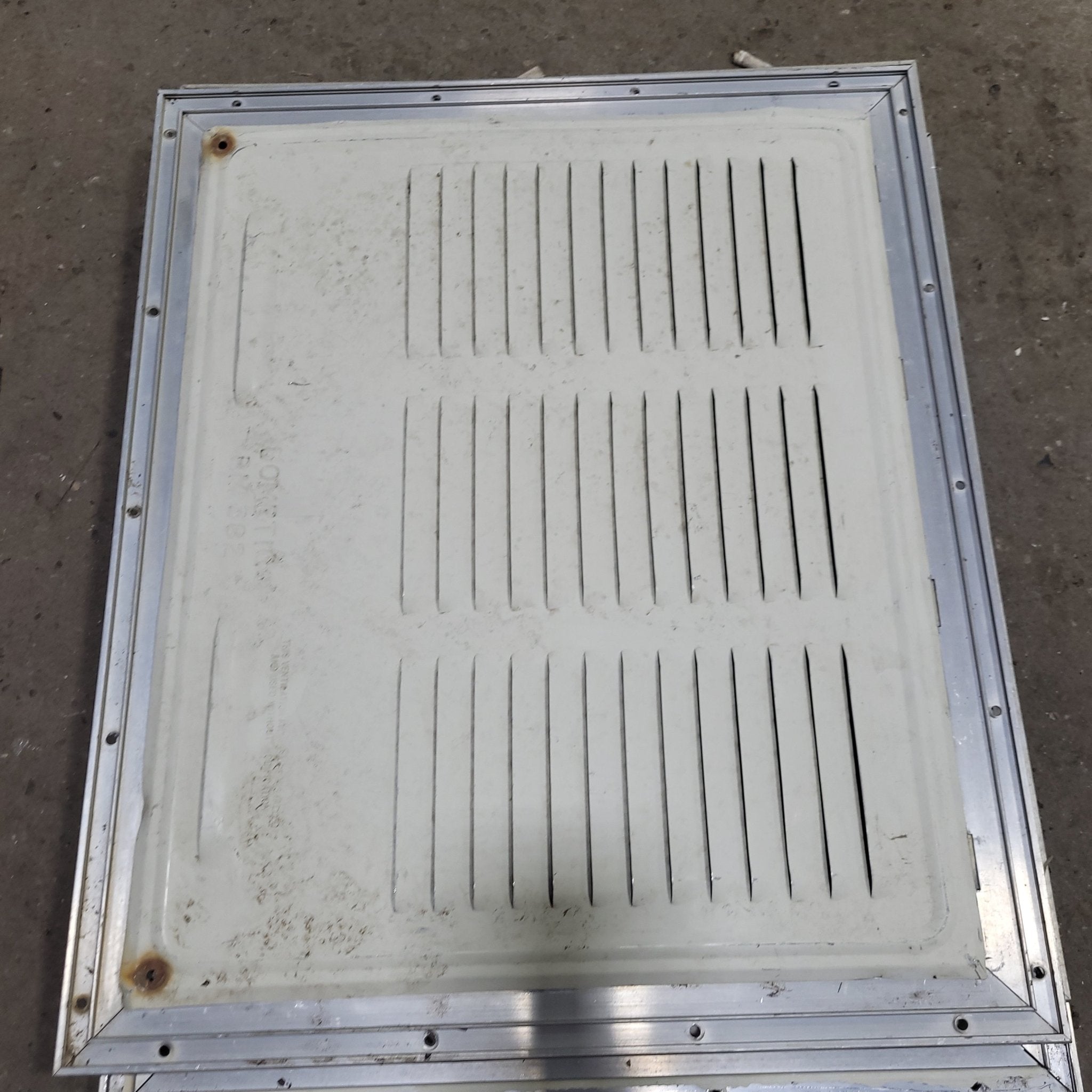 https://youngfartsrvparts.com/cdn/shop/products/used-retro-dometic-pn-unknown-for-rm382-off-white-vent-door-with-silver-trim-453604.jpg?v=1647131715