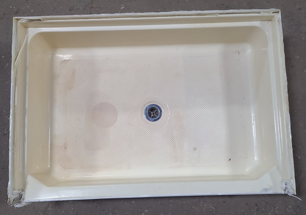 Used RV Bath Tub 34 1/2” x 24 1/2” Center Drain Young Farts RV Parts