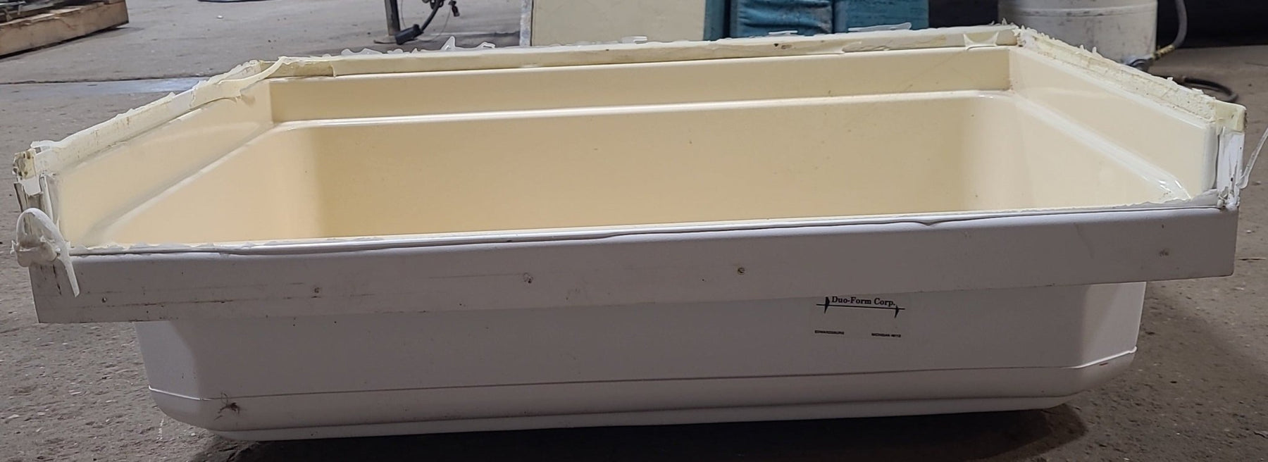 Used RV Bath Tub 34 1/2” x 24 1/2” Center Drain Young Farts RV Parts