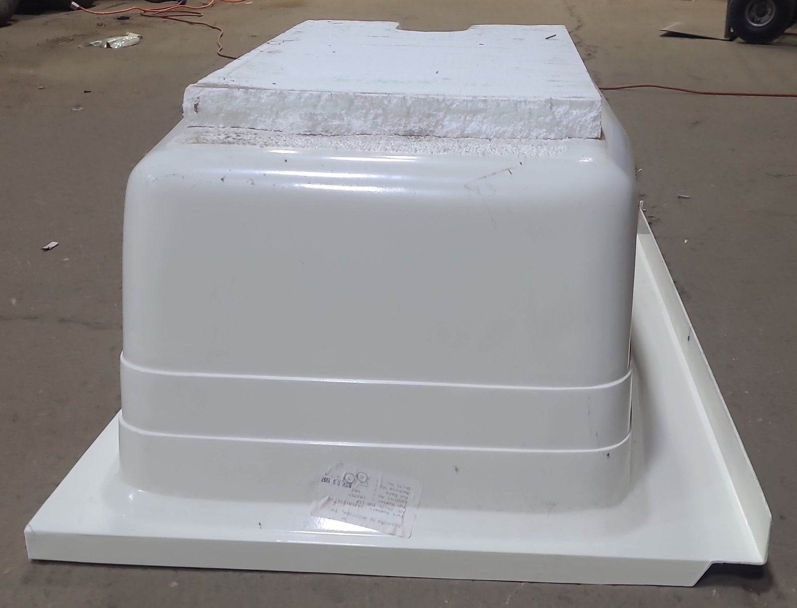 Used RV Bath Tub 36” x 24” Left Hand Drain - Young Farts RV Parts