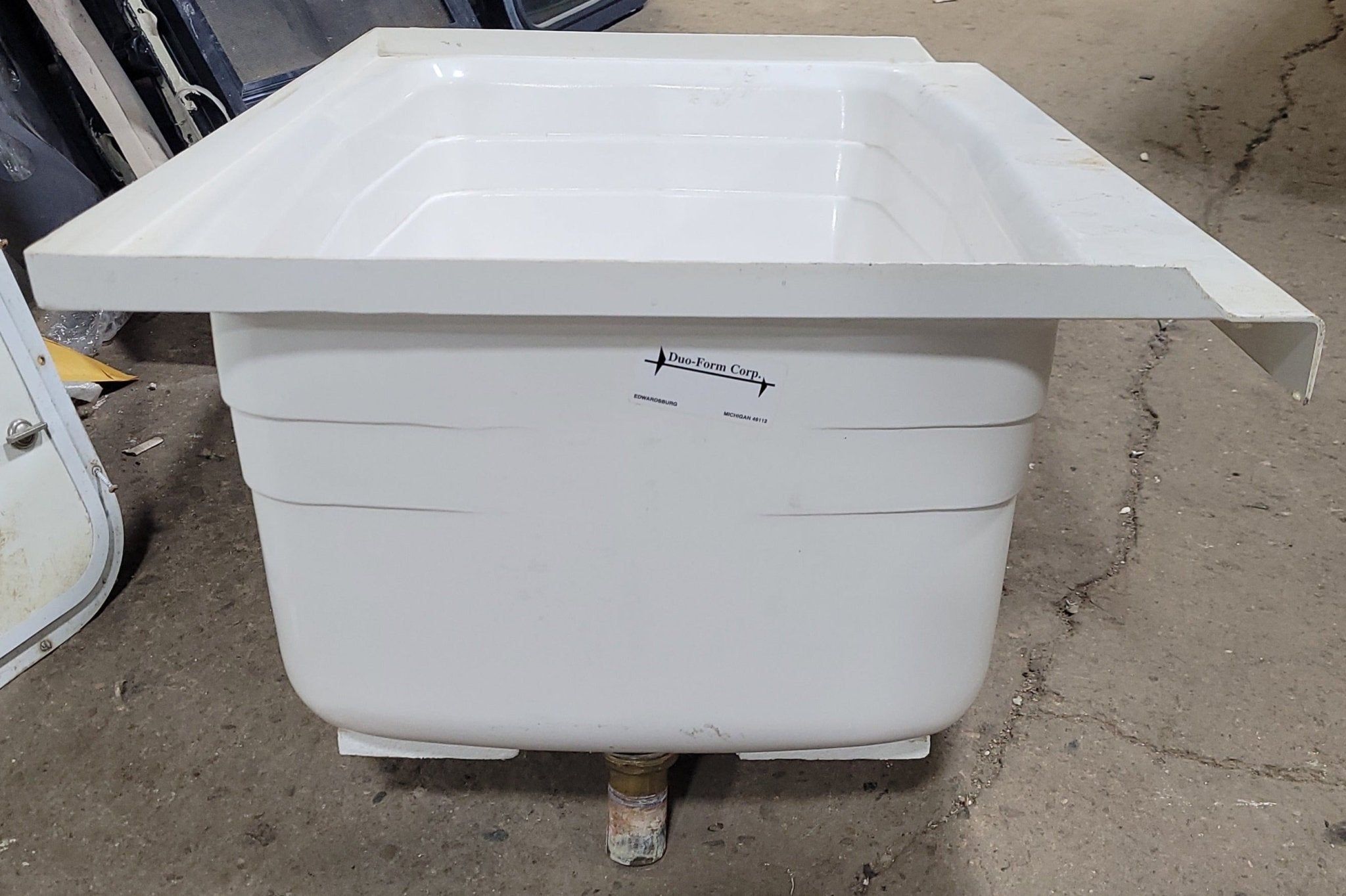 Used RV Bath Tub 36” x 24” Left Hand Drain - Young Farts RV Parts
