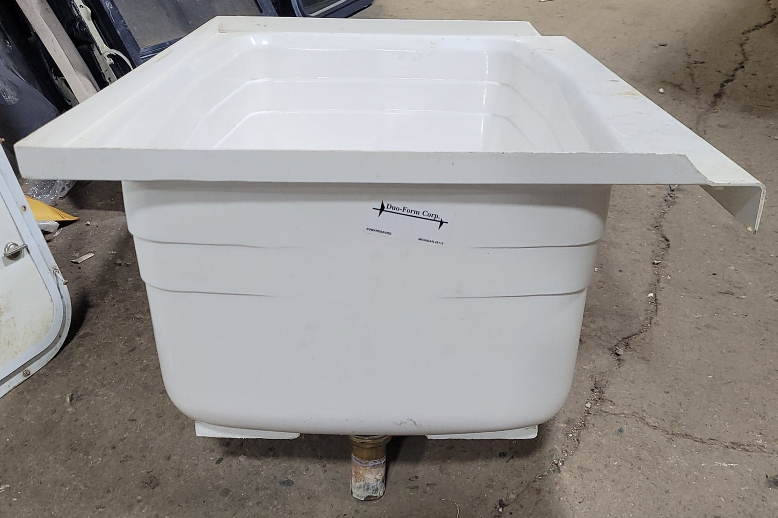 Used RV Bath Tub 36” x 24” Left Hand Drain - Young Farts RV Parts