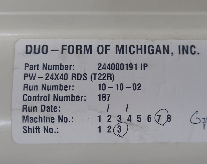Used RV Bath Tub 40” x 24” RHD Step Tub - Young Farts RV Parts