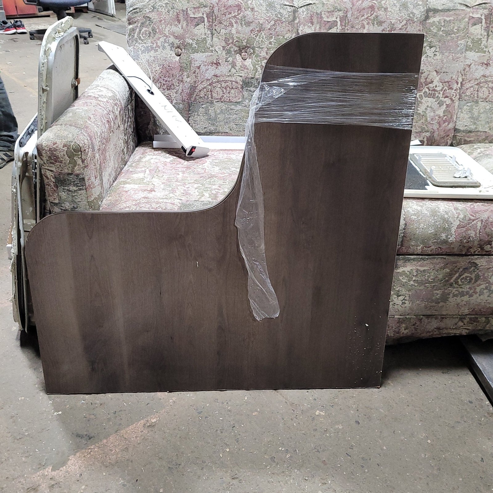 Used RV Corner Wall Mount L-Shape Desk/ Table Top 32