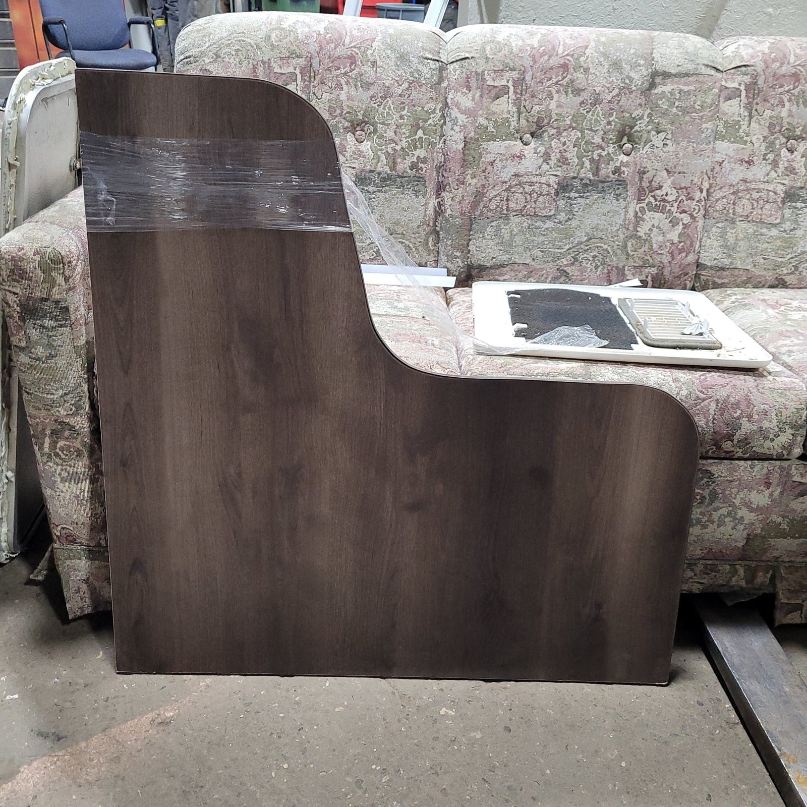 Used RV Corner Wall Mount L-Shape Desk/ Table Top 32