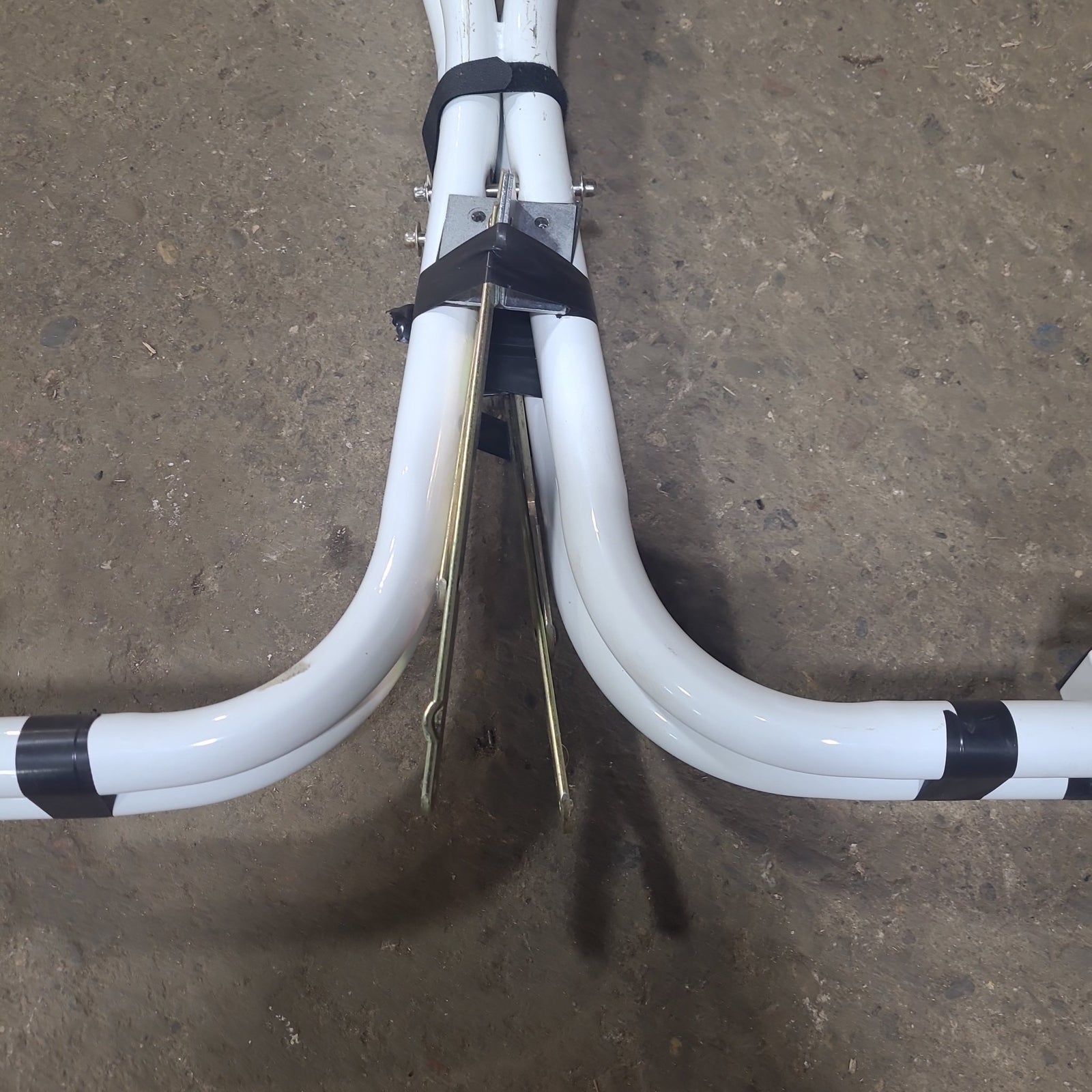 Used RV Folding Table Leg Set 25 1/4