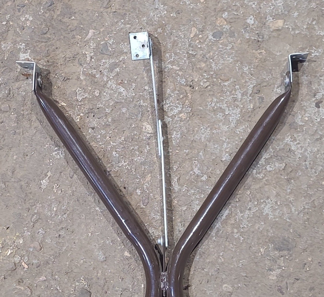 Used RV Folding Table Leg Set 26 1/4