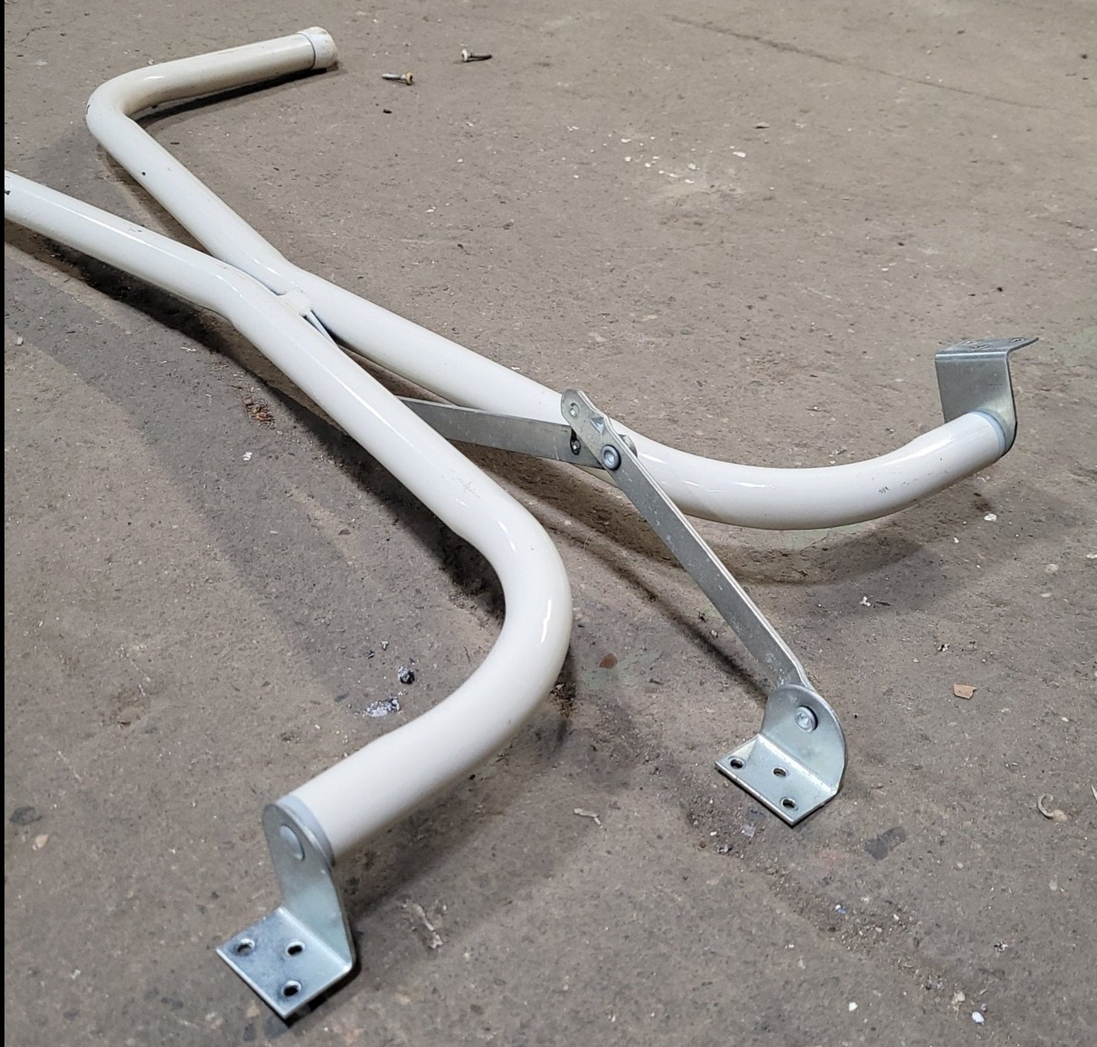 Used RV Folding Table Leg Set 27 1/2