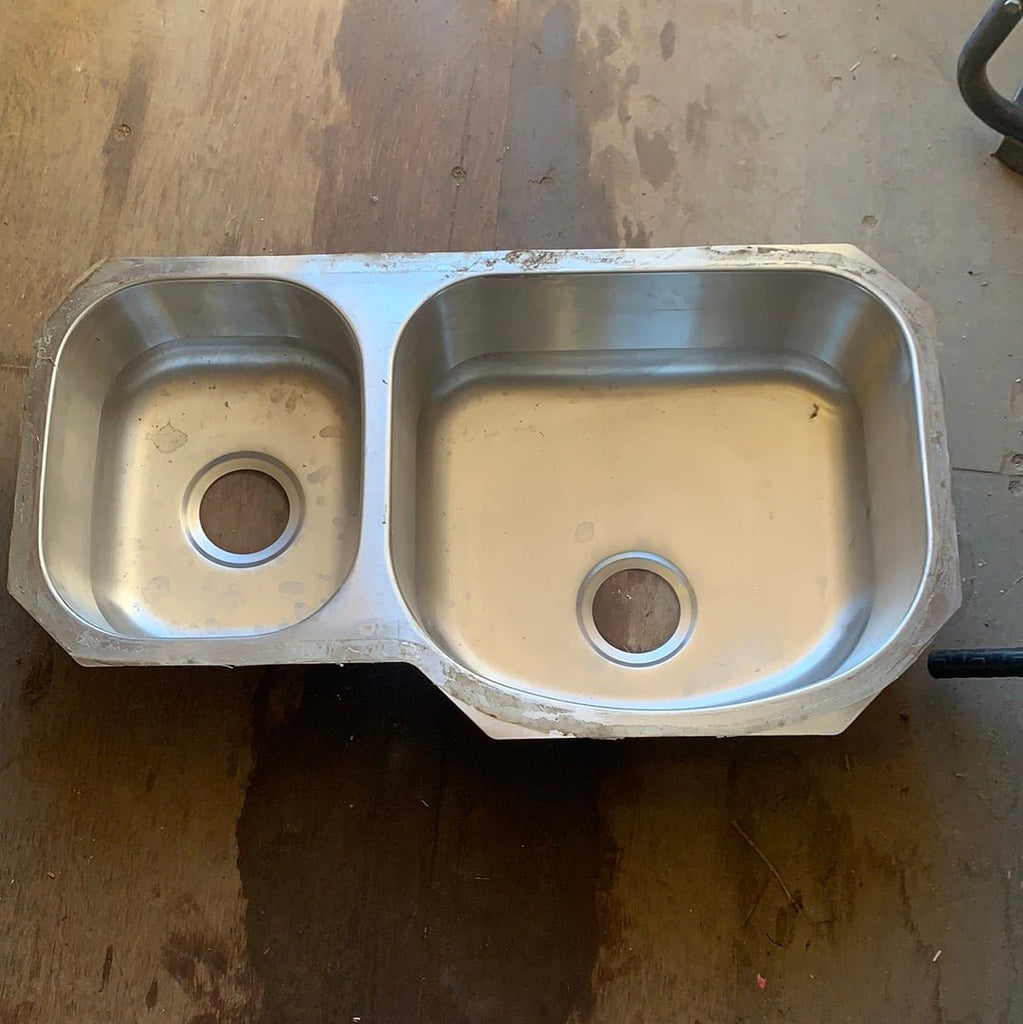 Used RV Kitchen Sink 32” W X 18” L - Young Farts RV Parts