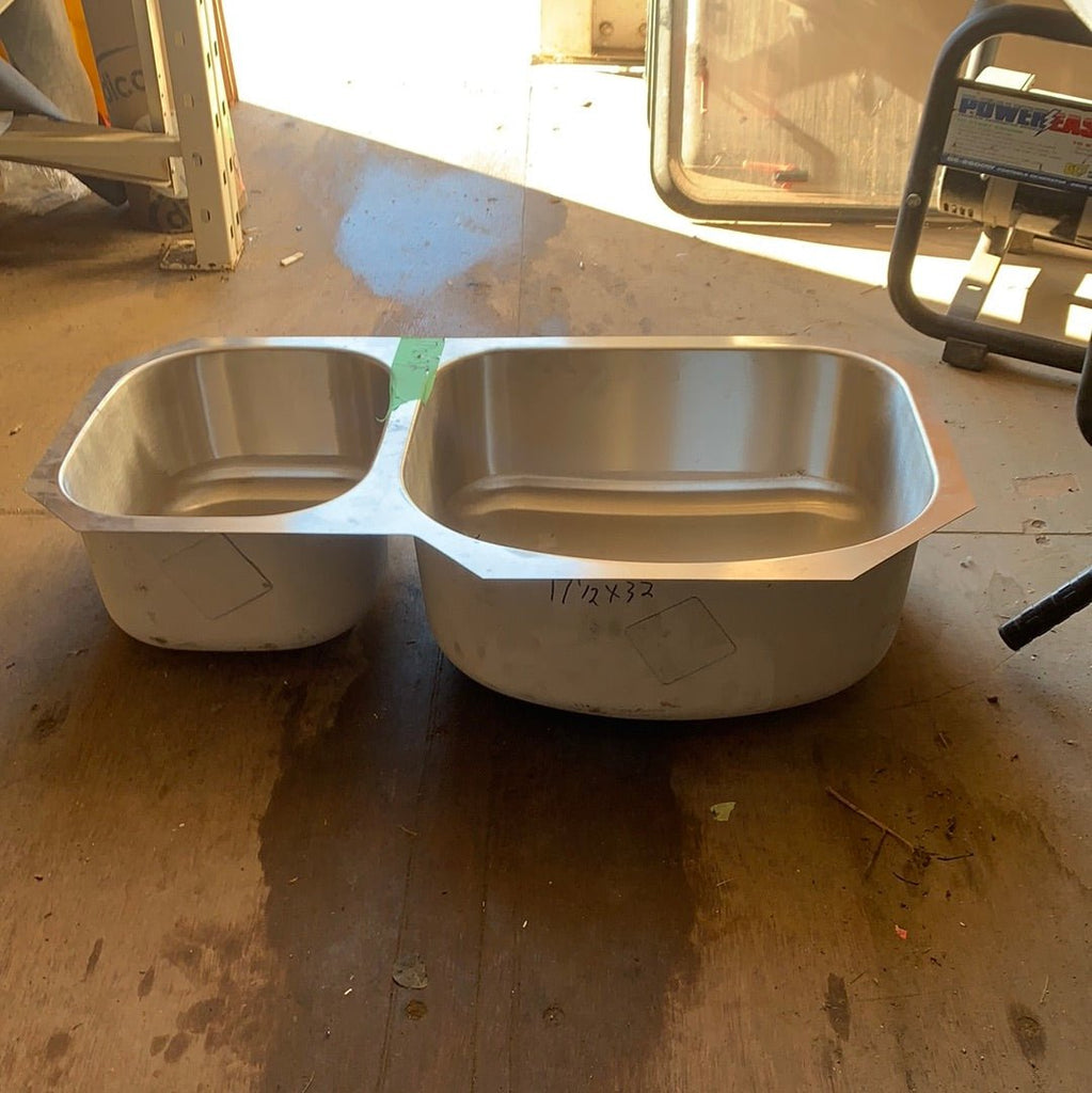 Used RV Kitchen Sink 32” W X 18” L - Young Farts RV Parts