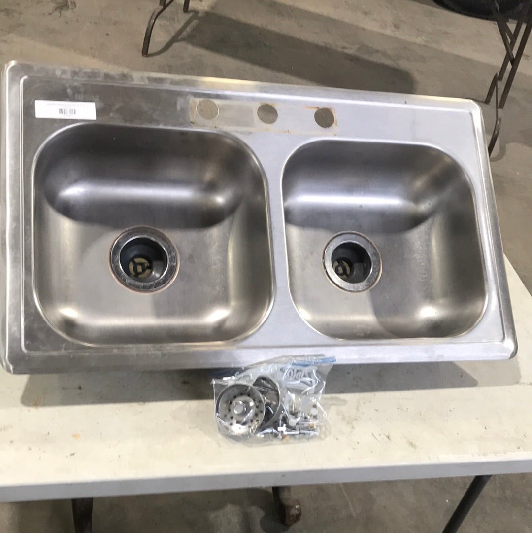 Used RV Kitchen Sink 33” W X 19” L - Young Farts RV Parts