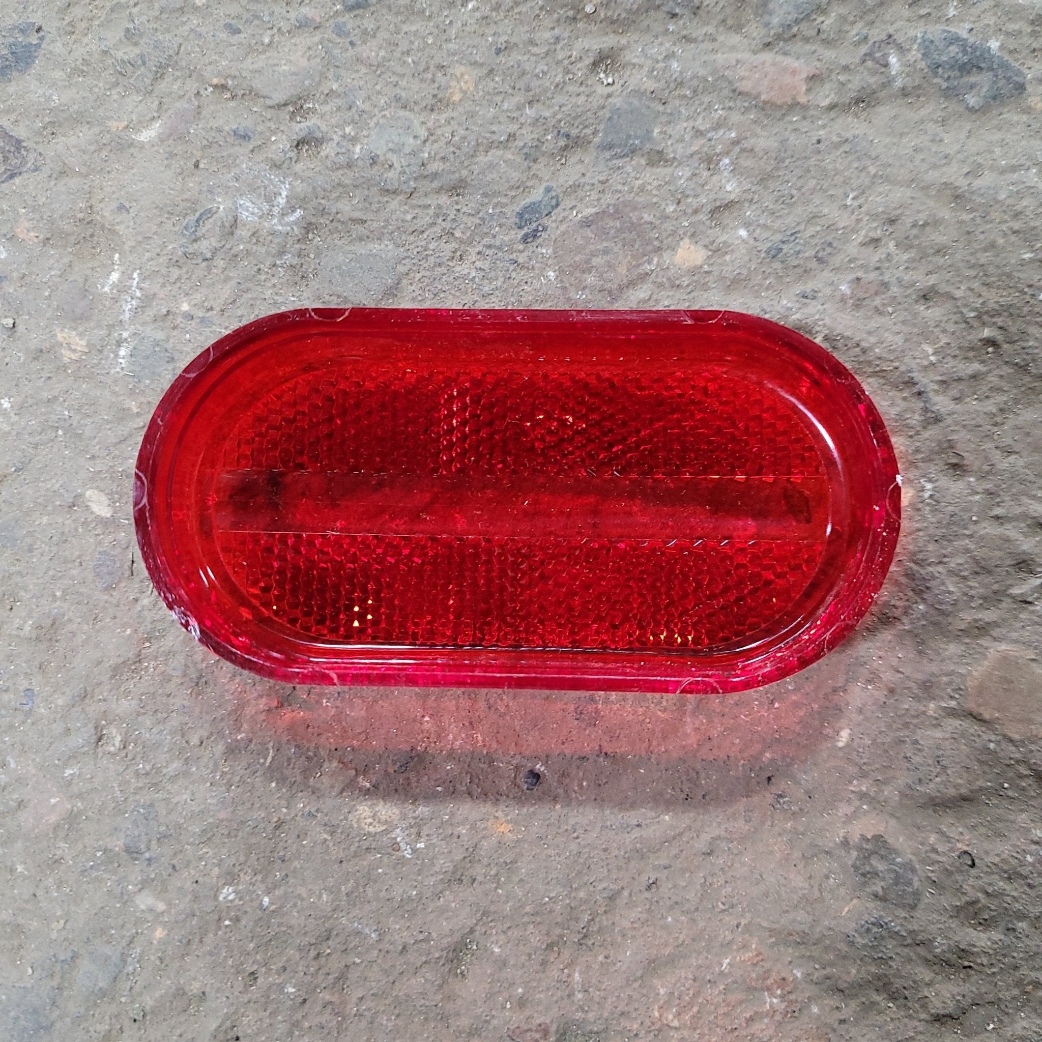 Used SAE AP2 88 DOT Marker Lights - Young Farts RV Parts