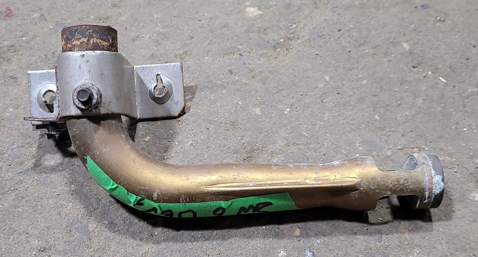 Used Suburban Burner Assembly and Burner Hat Bracket (011030 & 063917) - Young Farts RV Parts