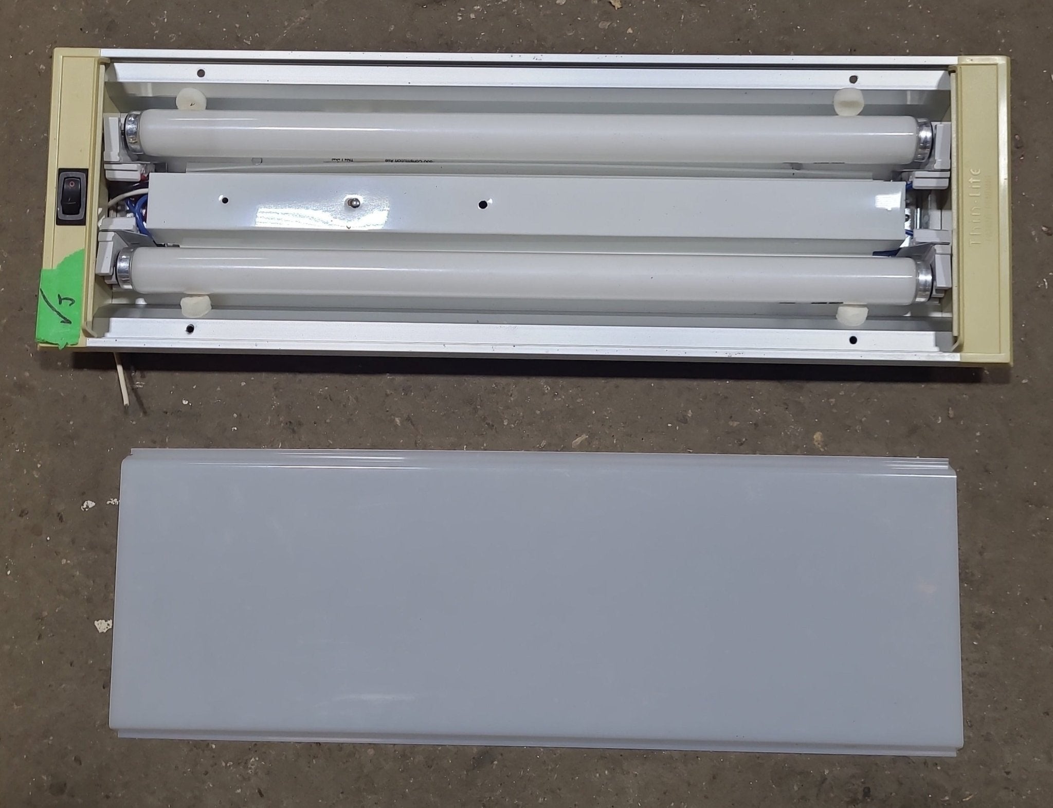 Used Thin-Lite 736 30 Watt Fluorescent Light - Young Farts RV Parts