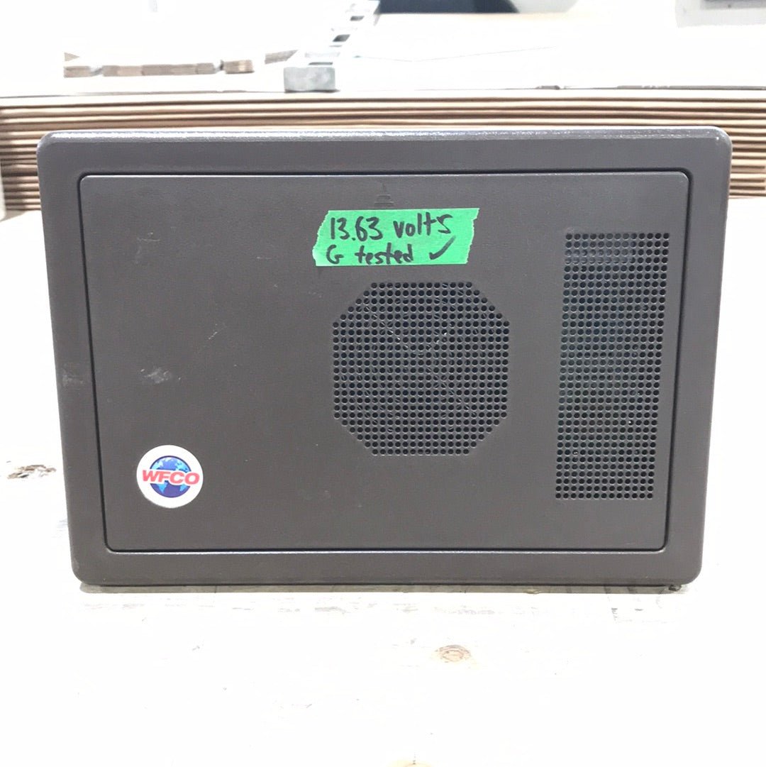 Load image into Gallery viewer, Used WFCO 35 AMP Power