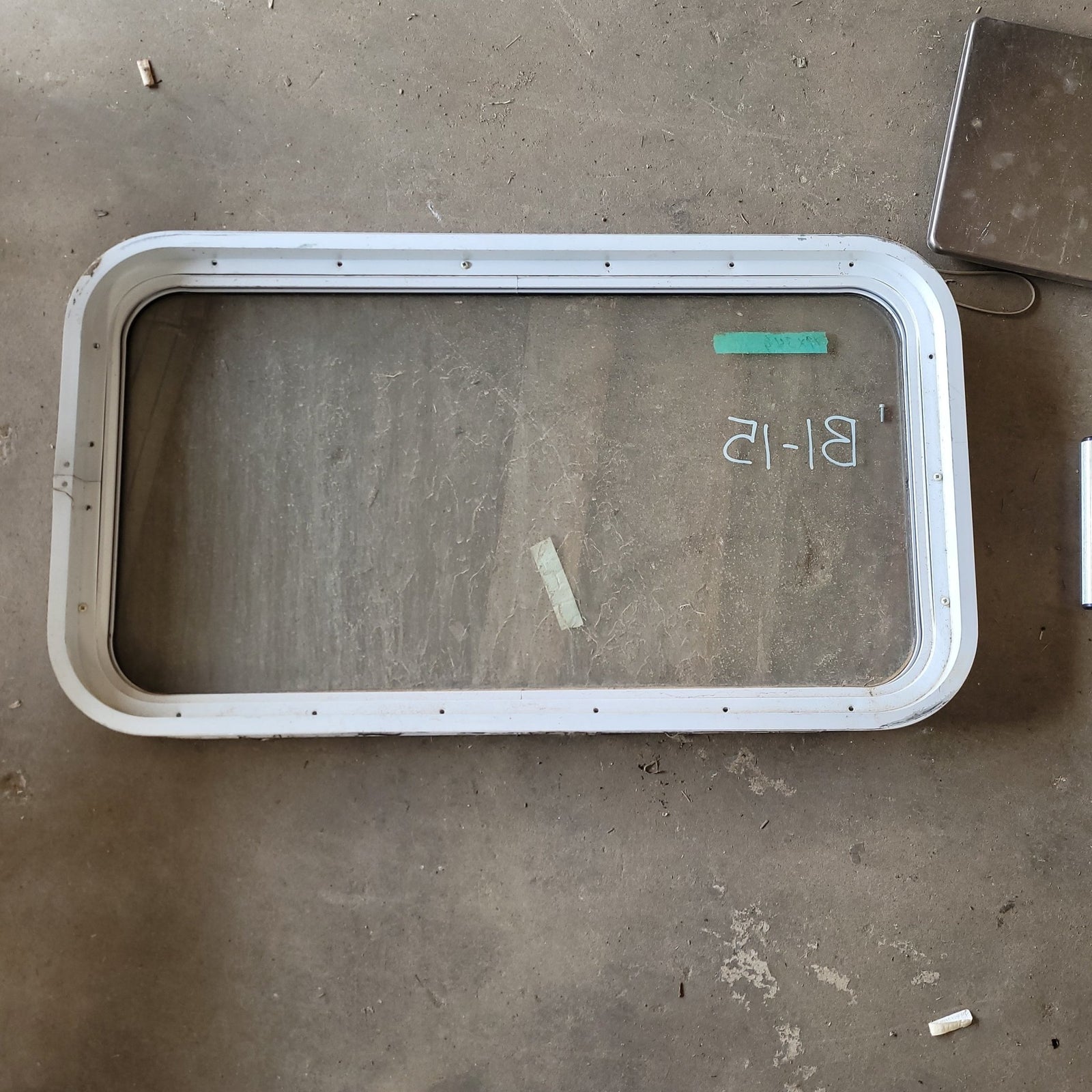 Used White Radius Non-Opening Window : 34 1/4 X 19 X 2