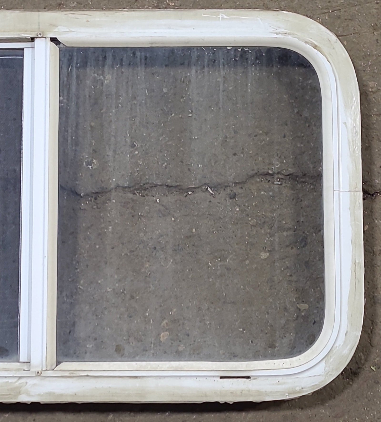 Used White Radius Opening Window : 29 1/2