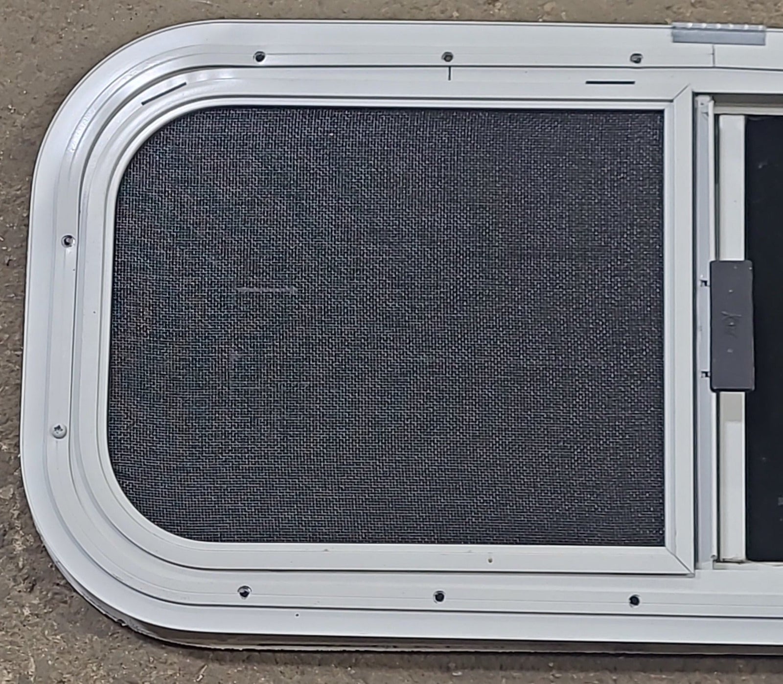 White Radius Opening Window : 27 1/2