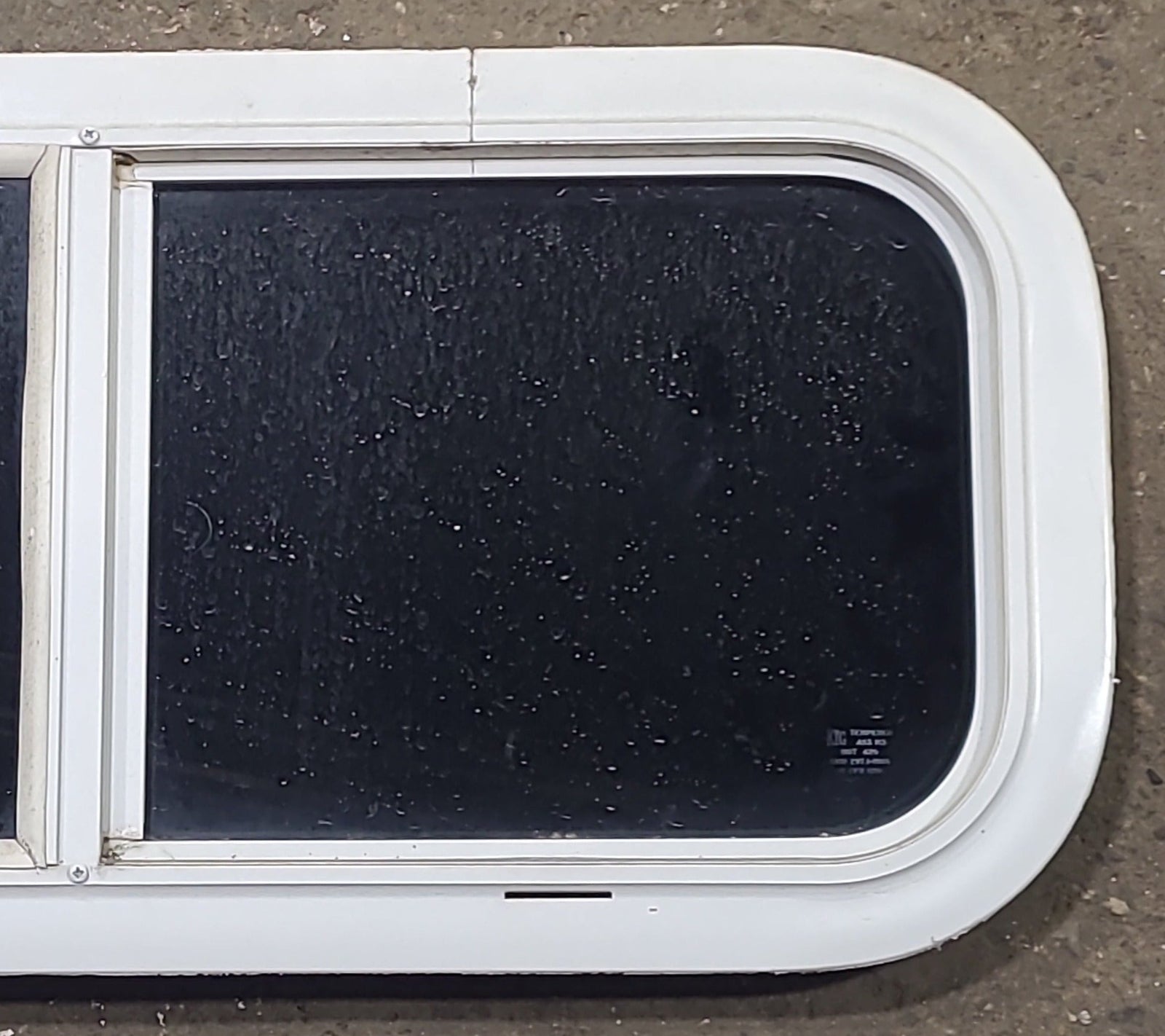 White Radius Opening Window : 27 1/2